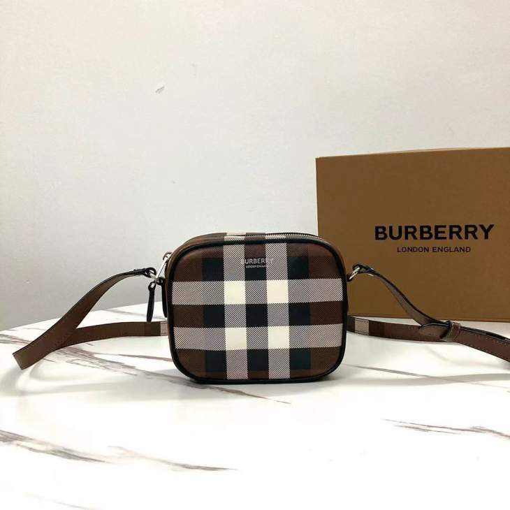 Picture of Burberry Mens Bags _SKUfw99354143fw